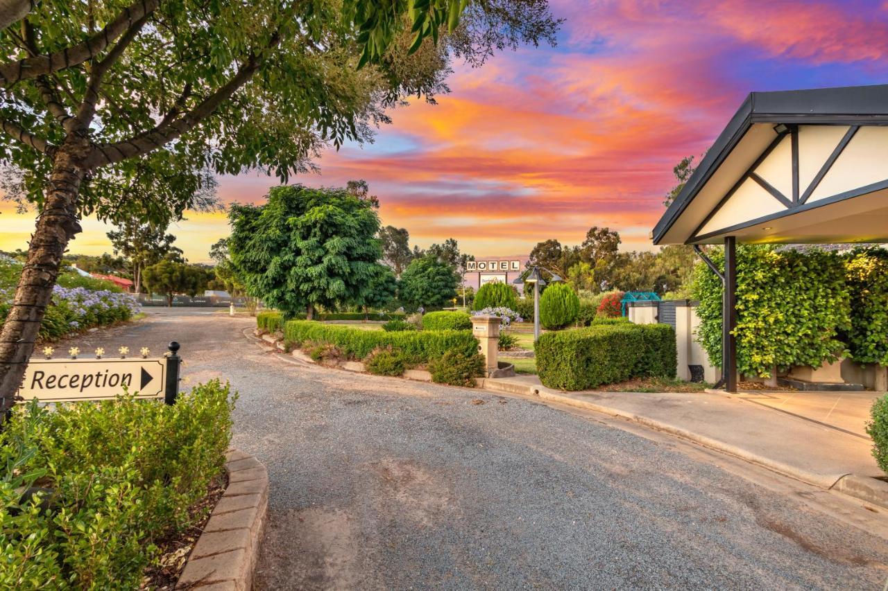 Burringa Garden Motel Wagga Wagga Bagian luar foto