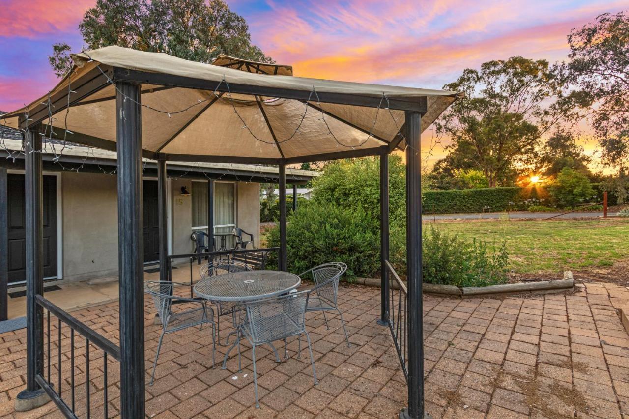 Burringa Garden Motel Wagga Wagga Bagian luar foto