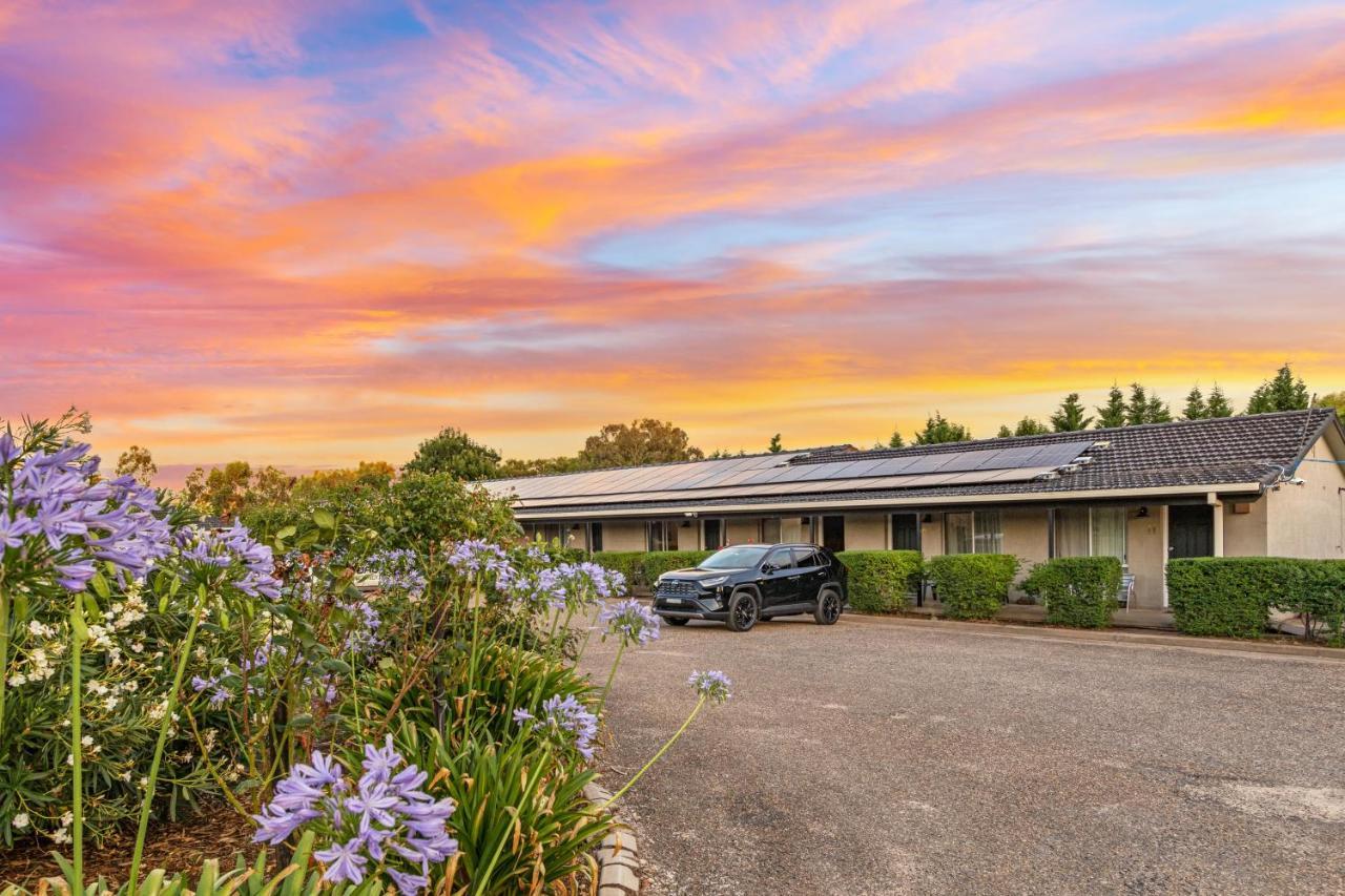 Burringa Garden Motel Wagga Wagga Bagian luar foto